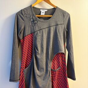 Dzhavael Women's Size XL Gray Red Abstract Shift Shirt Designed in France